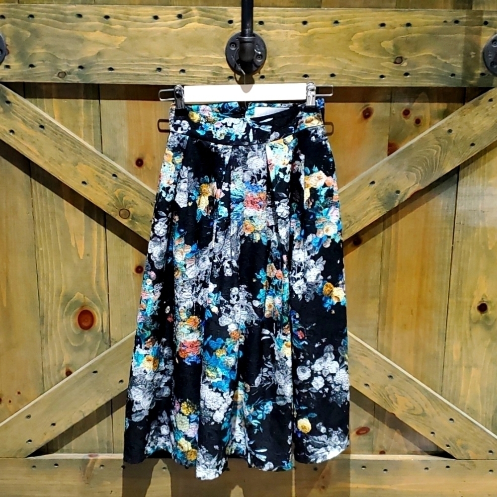 PAPER DOLLS FLORAL SKIRT WITH PLEATS SIZE 2